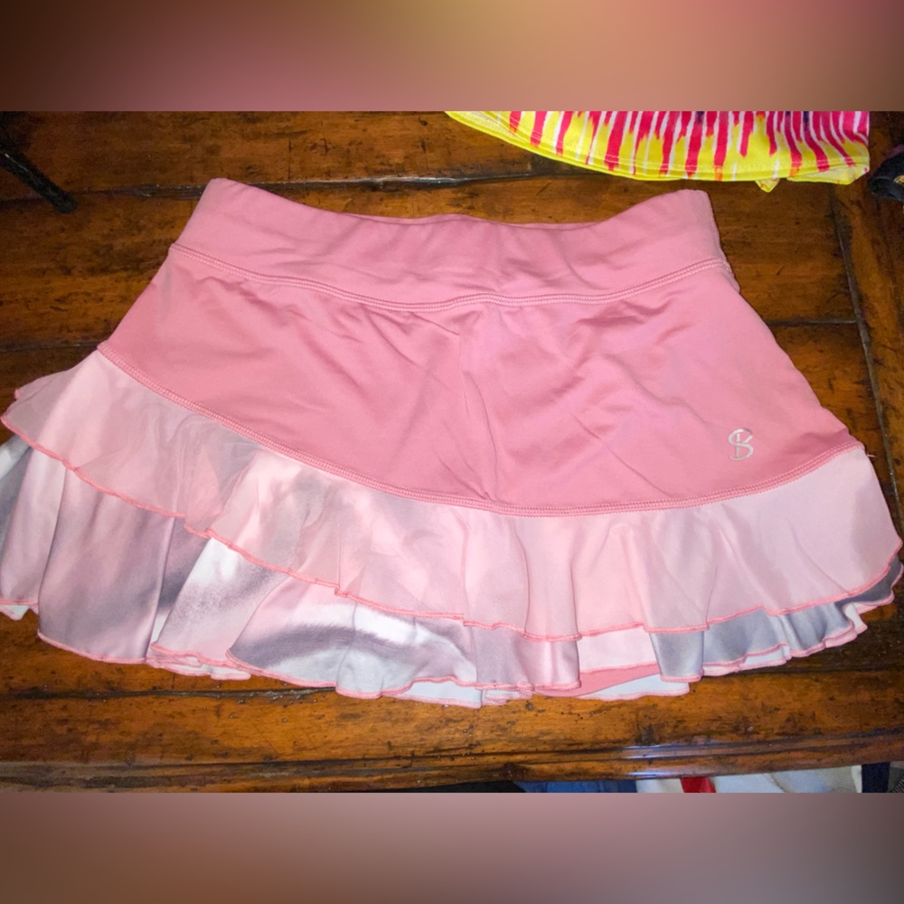 Sofibella pink ruffle tennis skirt